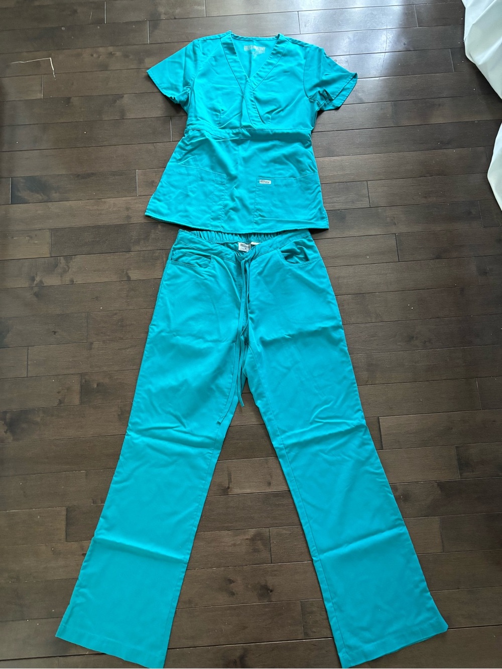 Grey's Anatomy Womenโs Teal Scrub Set